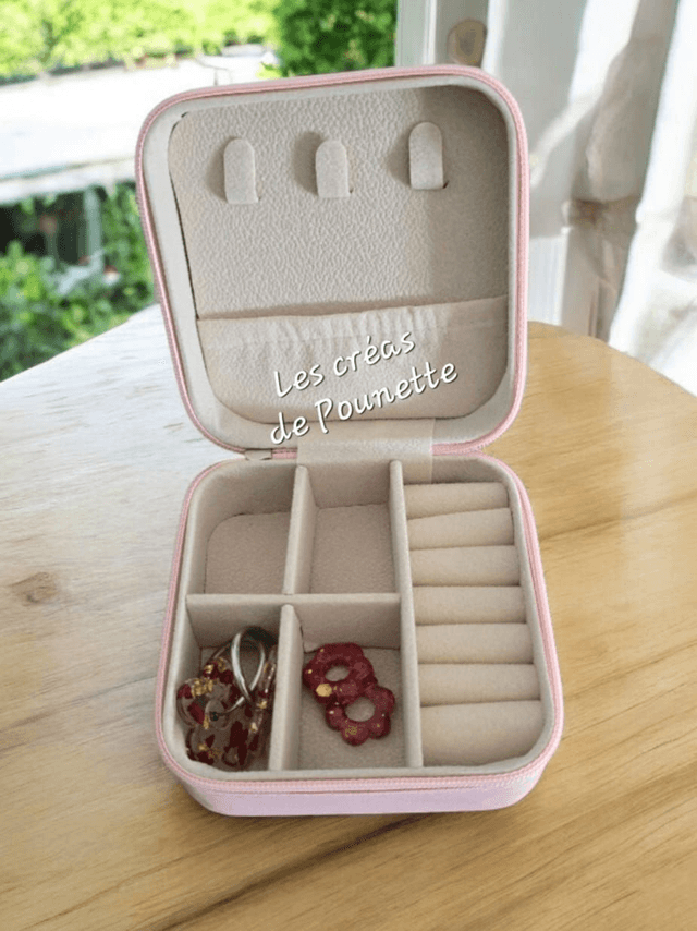 Coffret boite à bijoux + boucles