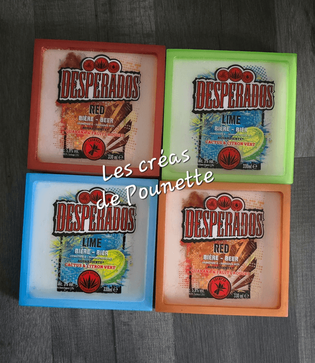 Lot de 4 dessous de verre et leur décapsuleur