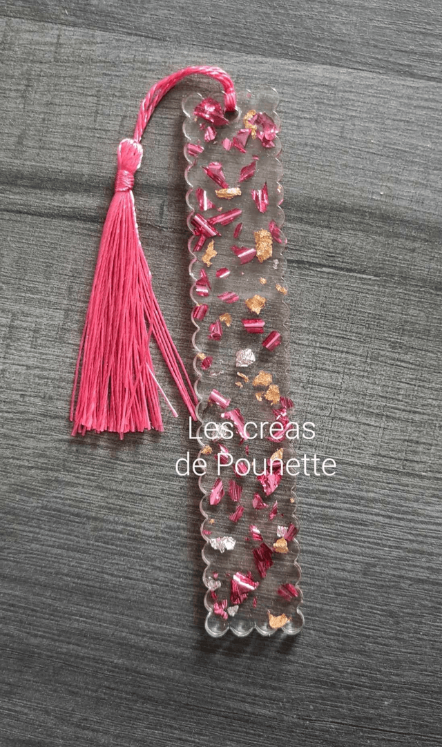 Marque-page rose et or et sa bague de lecture