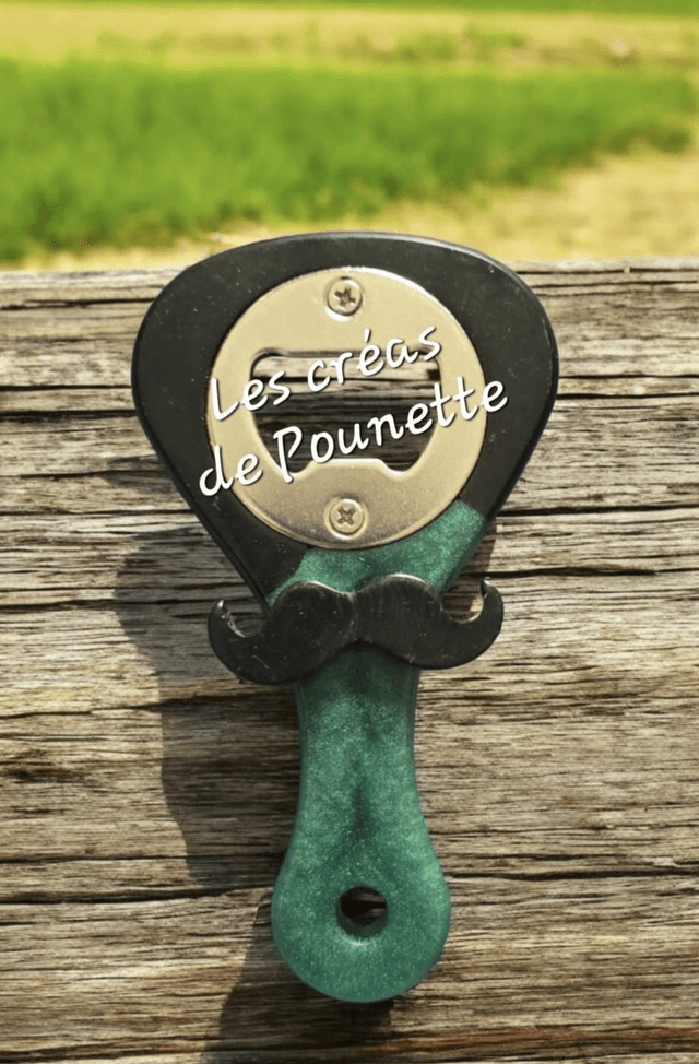 Les décas moustache