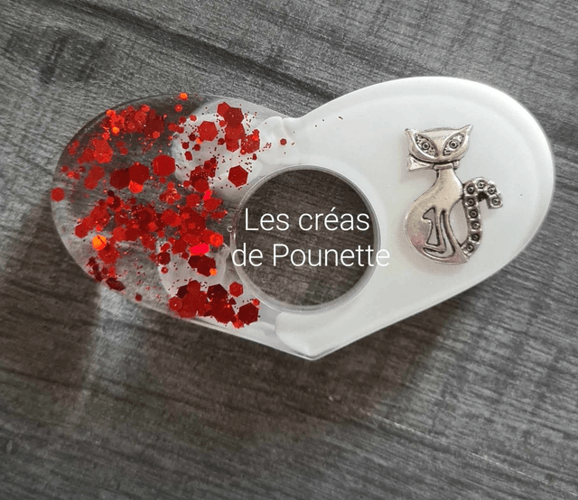 Marque-page chat rouge et sa bague de lecture
