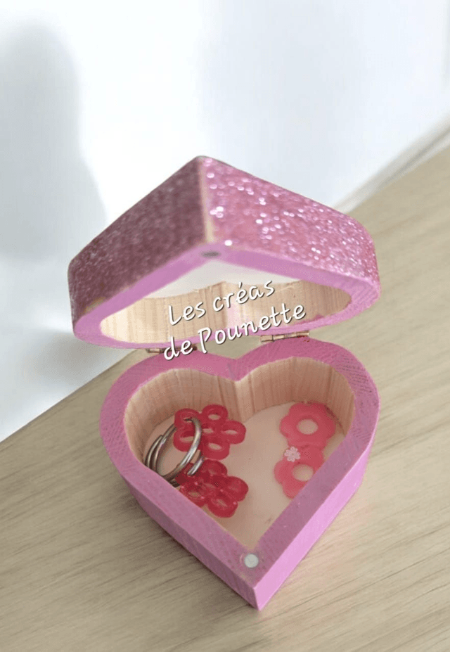 Boite à bijoux + créoles et pampilles
