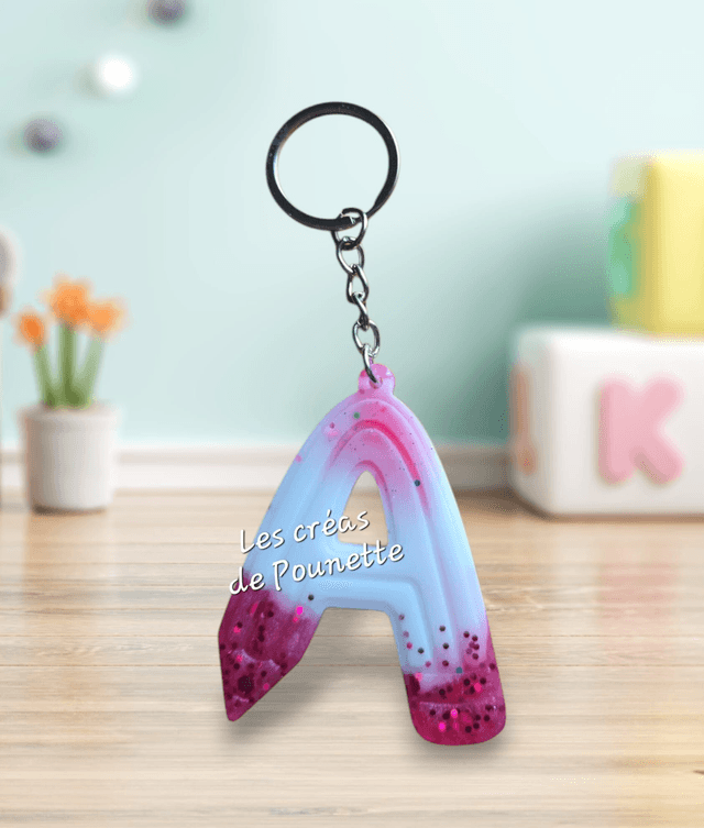 Porte-clés initiale crayons