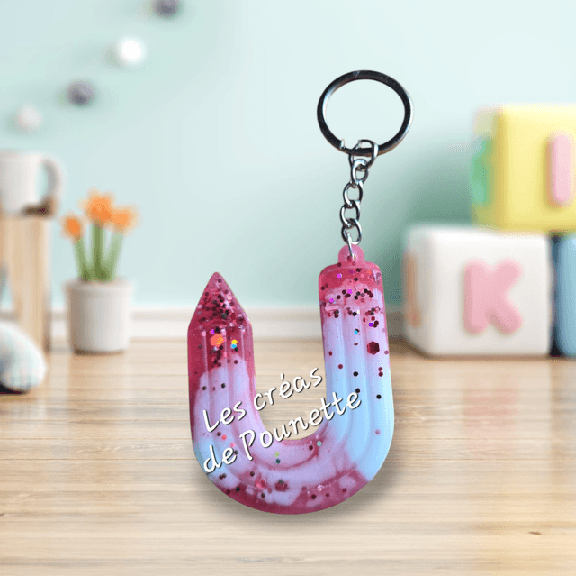 Porte-clés initiale crayons