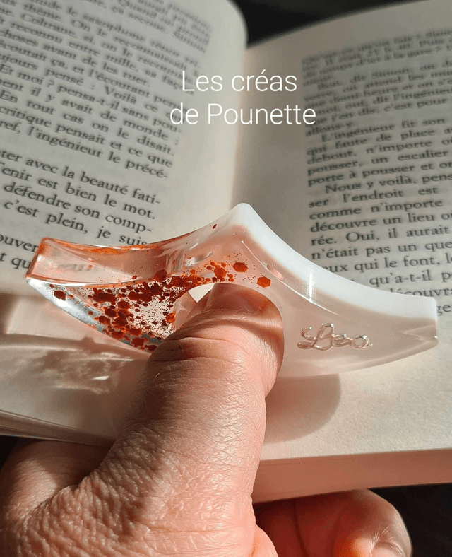 Marque-page "lion" et sa bague de lecture